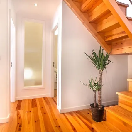 Alfama With A View | 2br Duplex 아파트