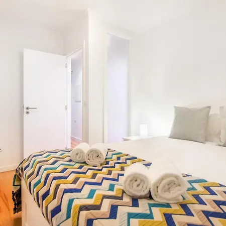 Alfama With A View | 2br Duplex ליסבון