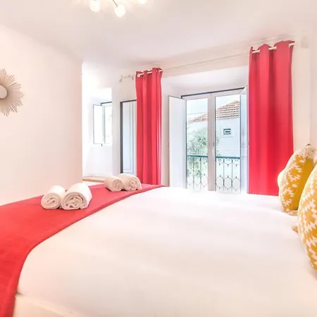 Alfama With A View | 2br Duplex 아파트 리스본